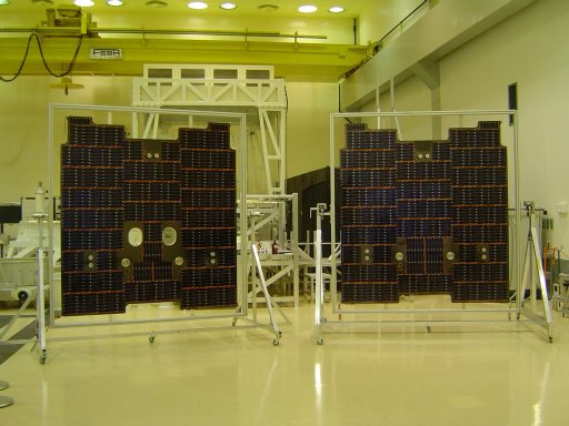 SAC-D Paneles solares en el Laboratorio de Integración - 2010